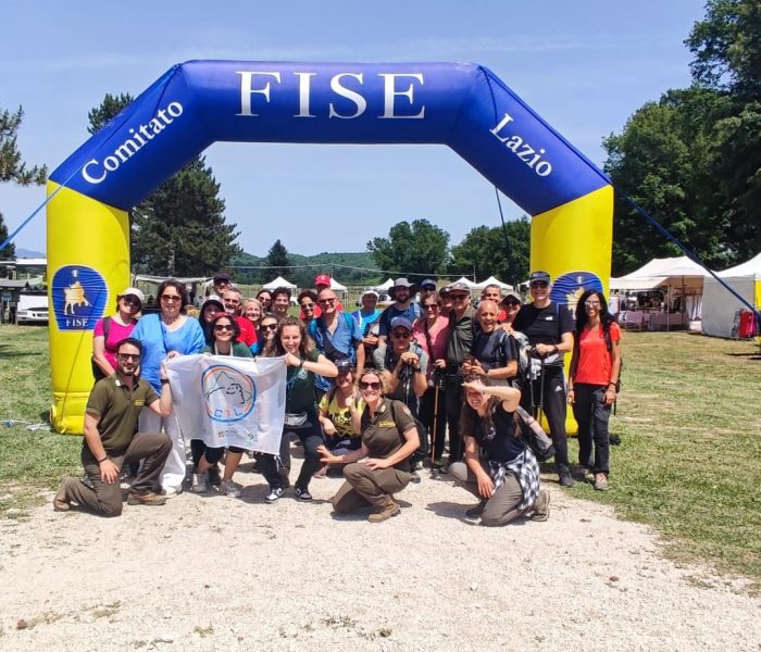 Arrivo dei camminatori dall'escursione sui sentieri del CTL al Centro Equestre Federale e al Villaggio di Transumanza